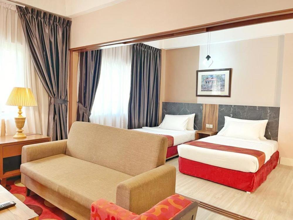 The Avenue M Hotel Johor Bahru Bagian luar foto