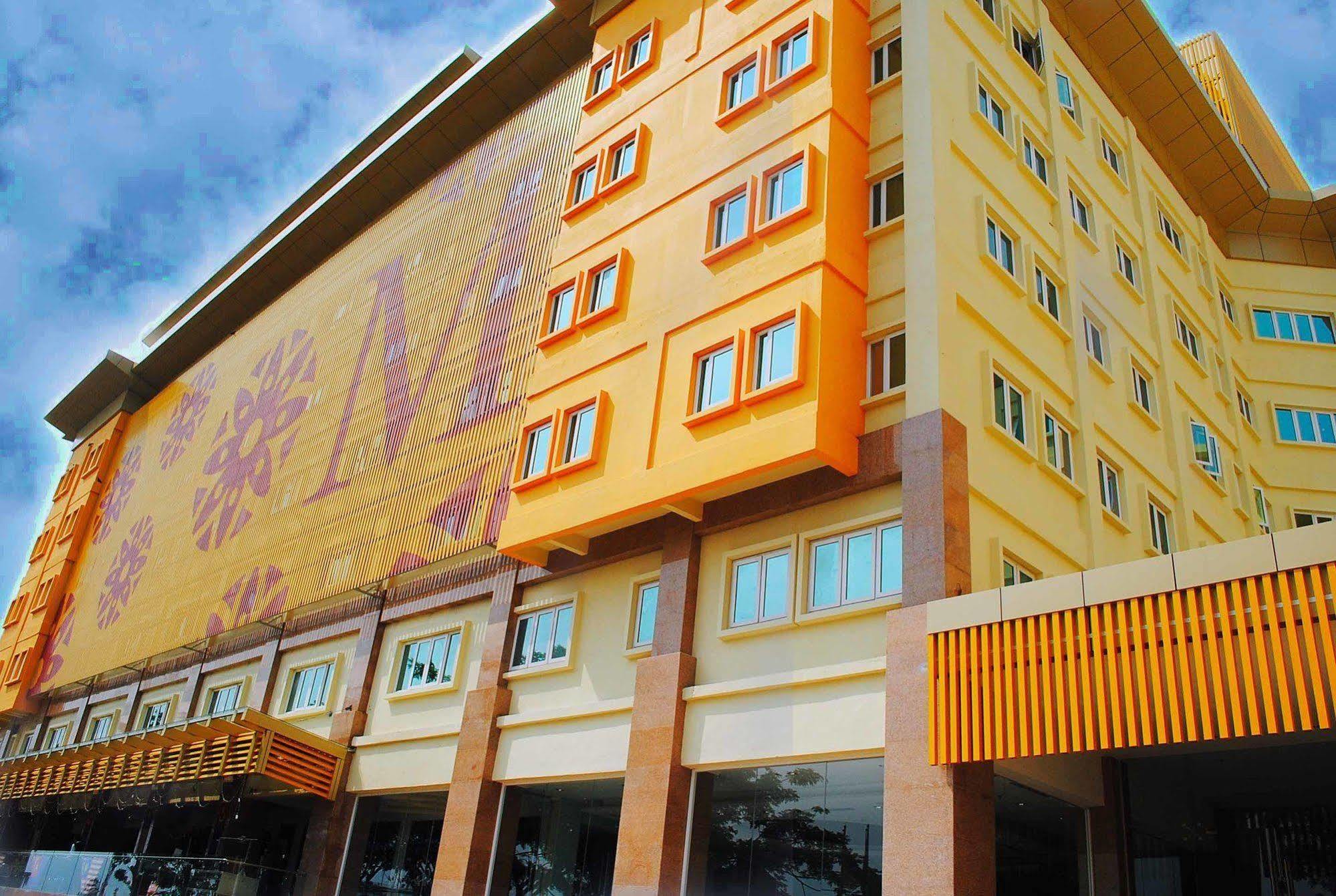 The Avenue M Hotel Johor Bahru Bagian luar foto